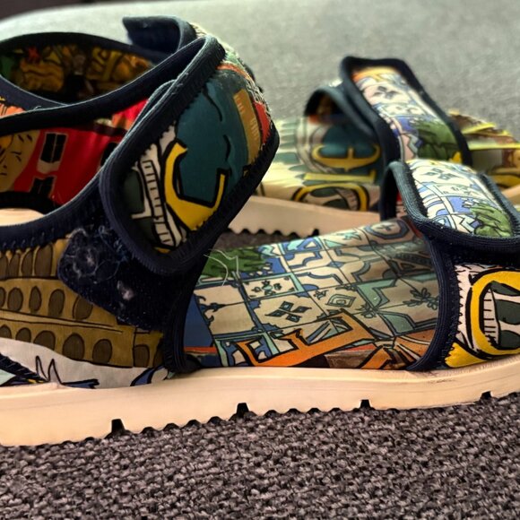 Dolce & Gabbana ICONIC COMICS PRINT  Summer Sandals With Logo. - Picture 6 of 9